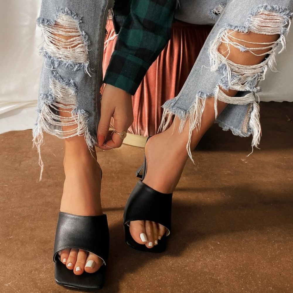 Last 6, 9, 10 🖤Loyalty - Black Open Toe Squared👠